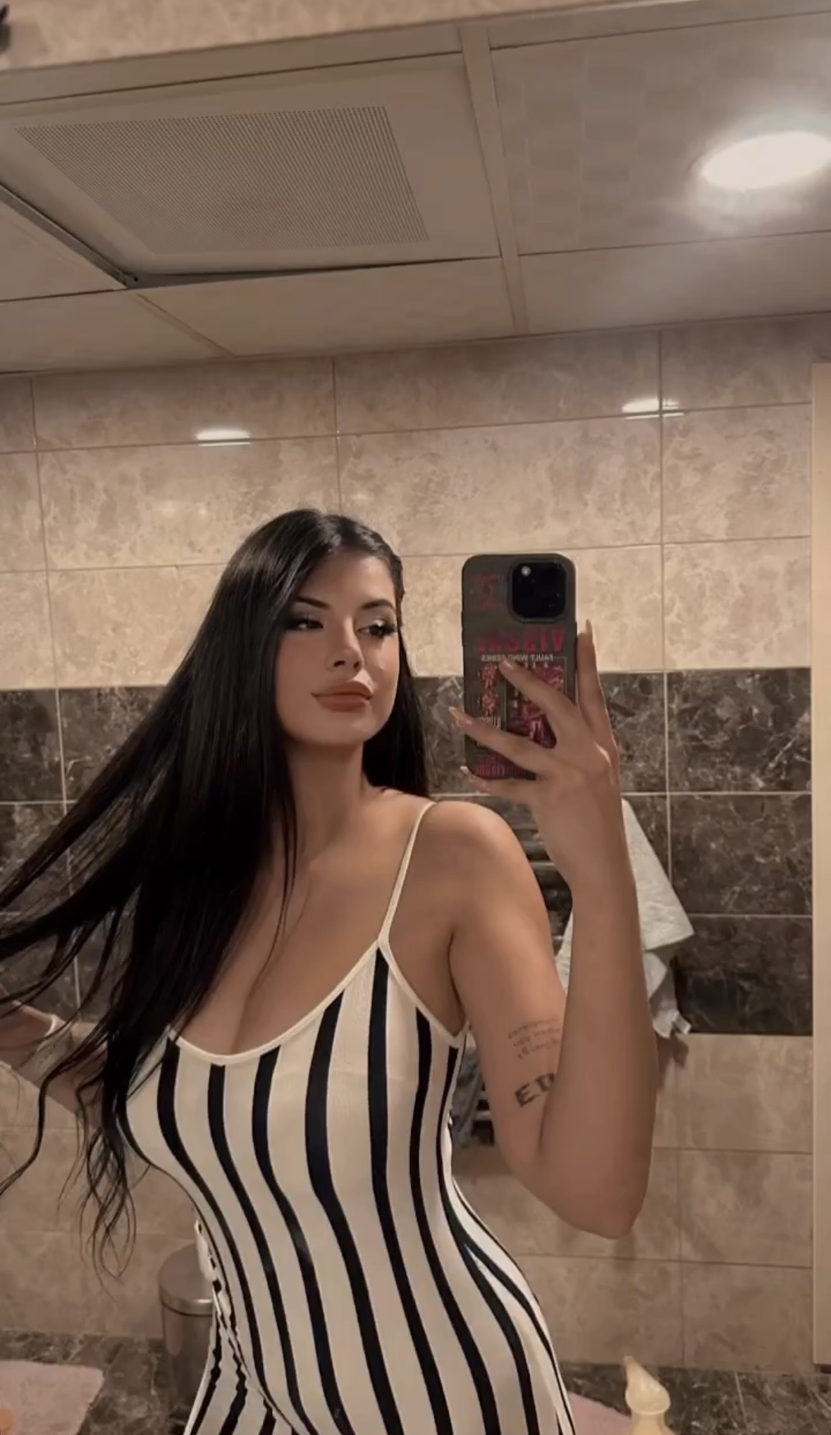 Atatürk Özgün Kadın Escort Bayan Saadet
