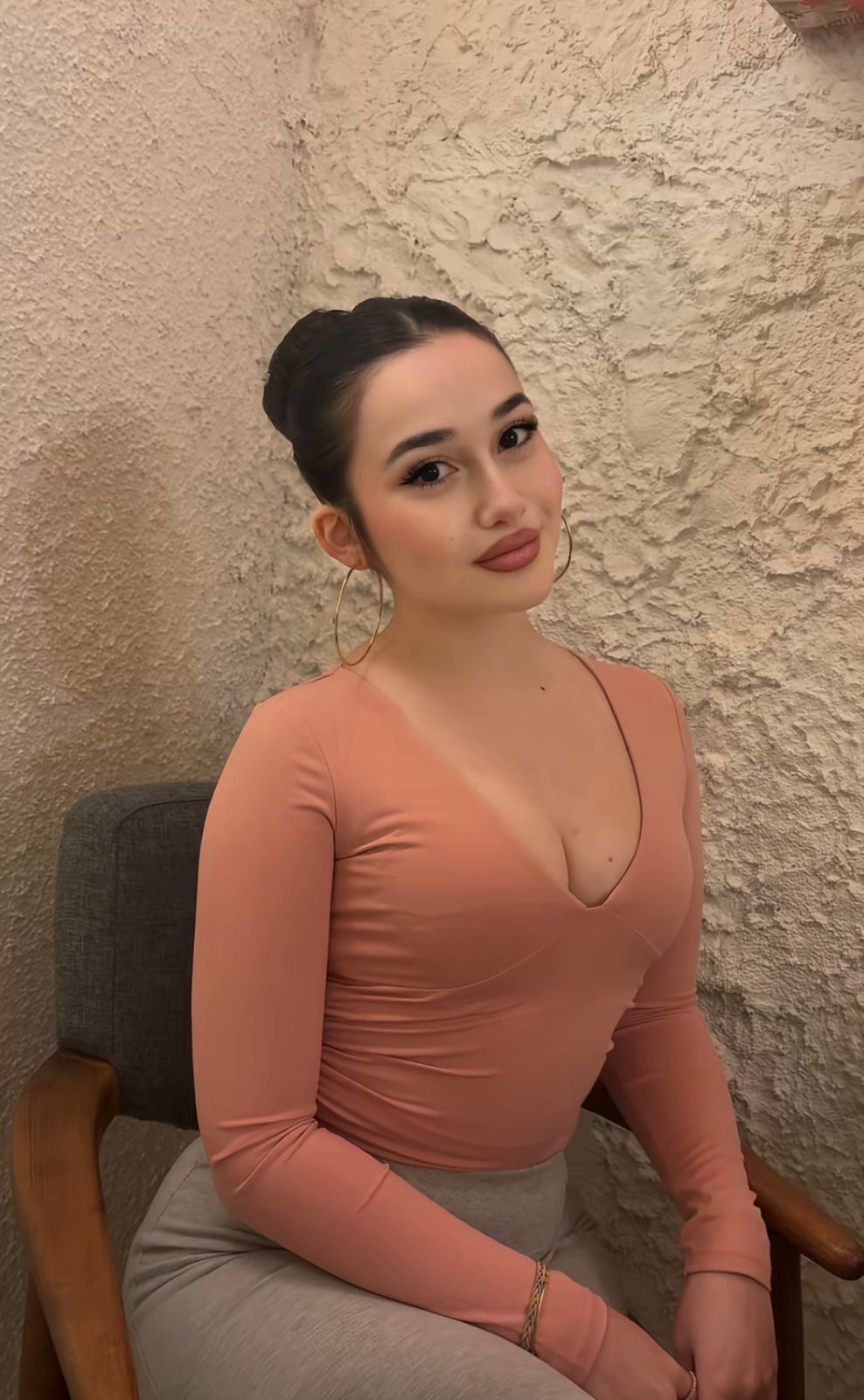 Keçeli İlgi Dolu Kadın Escort Beste